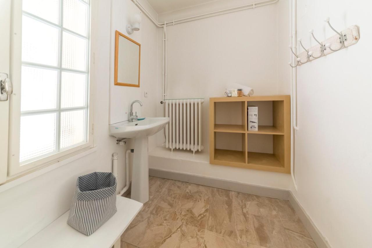 Appartement De Charme - Vue Sur Remparts - Wifi Gratuit - Parking Payant A Proximite 아비뇽 외부 사진
